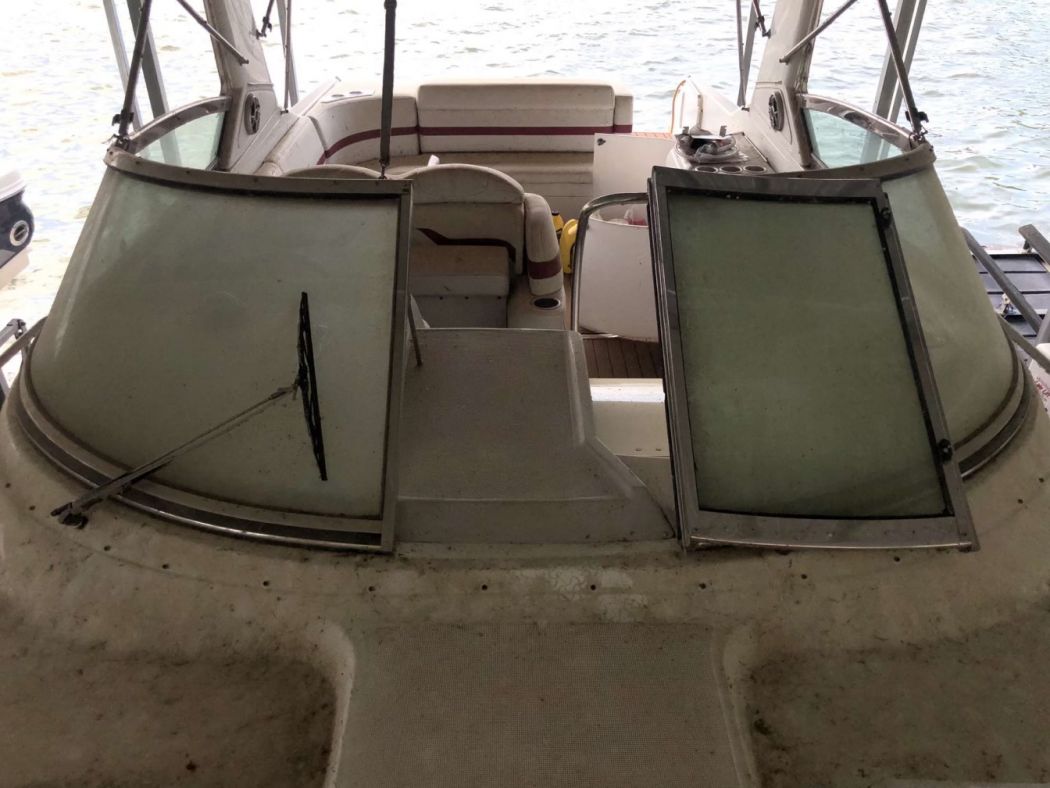 Formula 330SS Boat Detailing