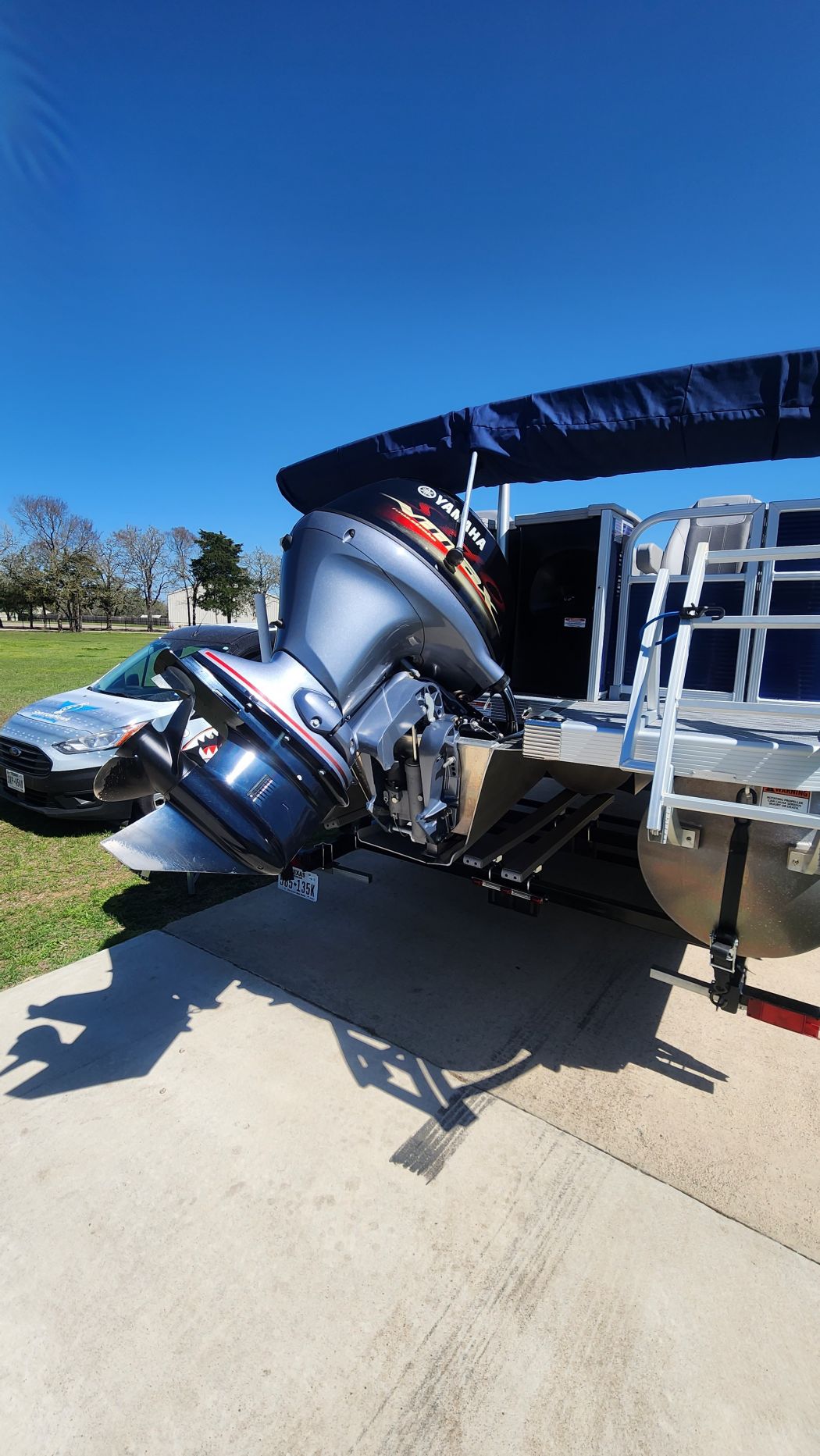 Boat Detailer On Lake Travis SparrowHawk Mobile Detailing