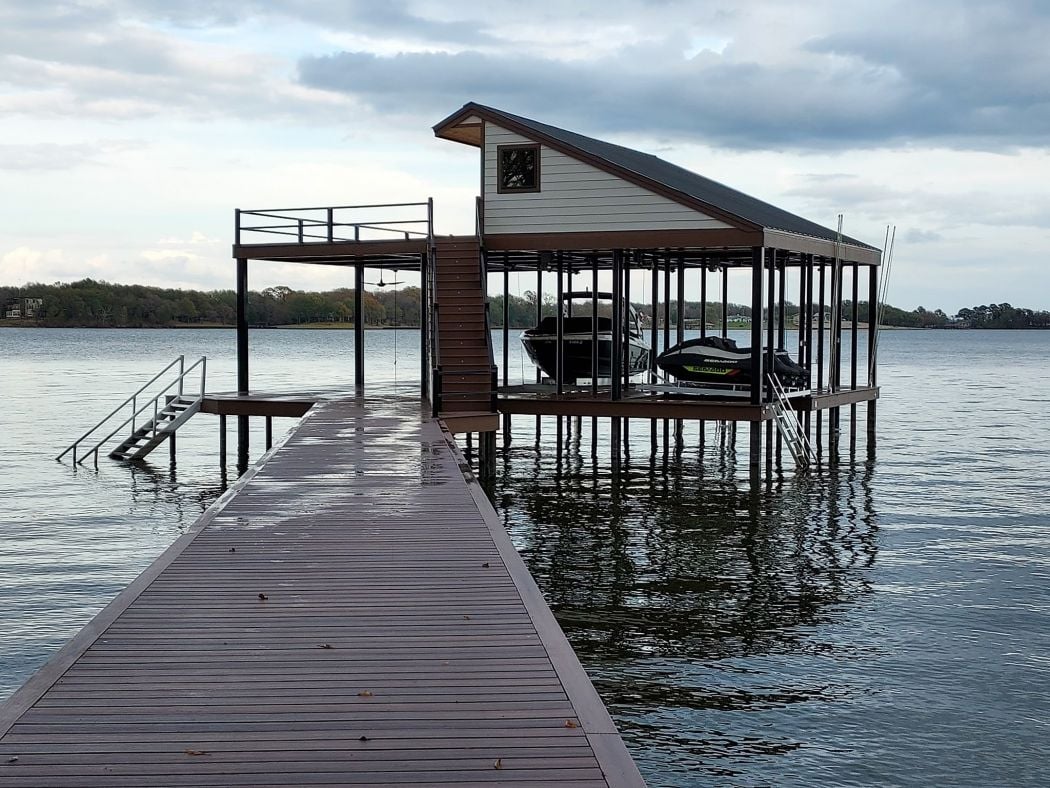 Dock Builder Dallas Fort Worth | Extreme Marine Boathouse & Lift