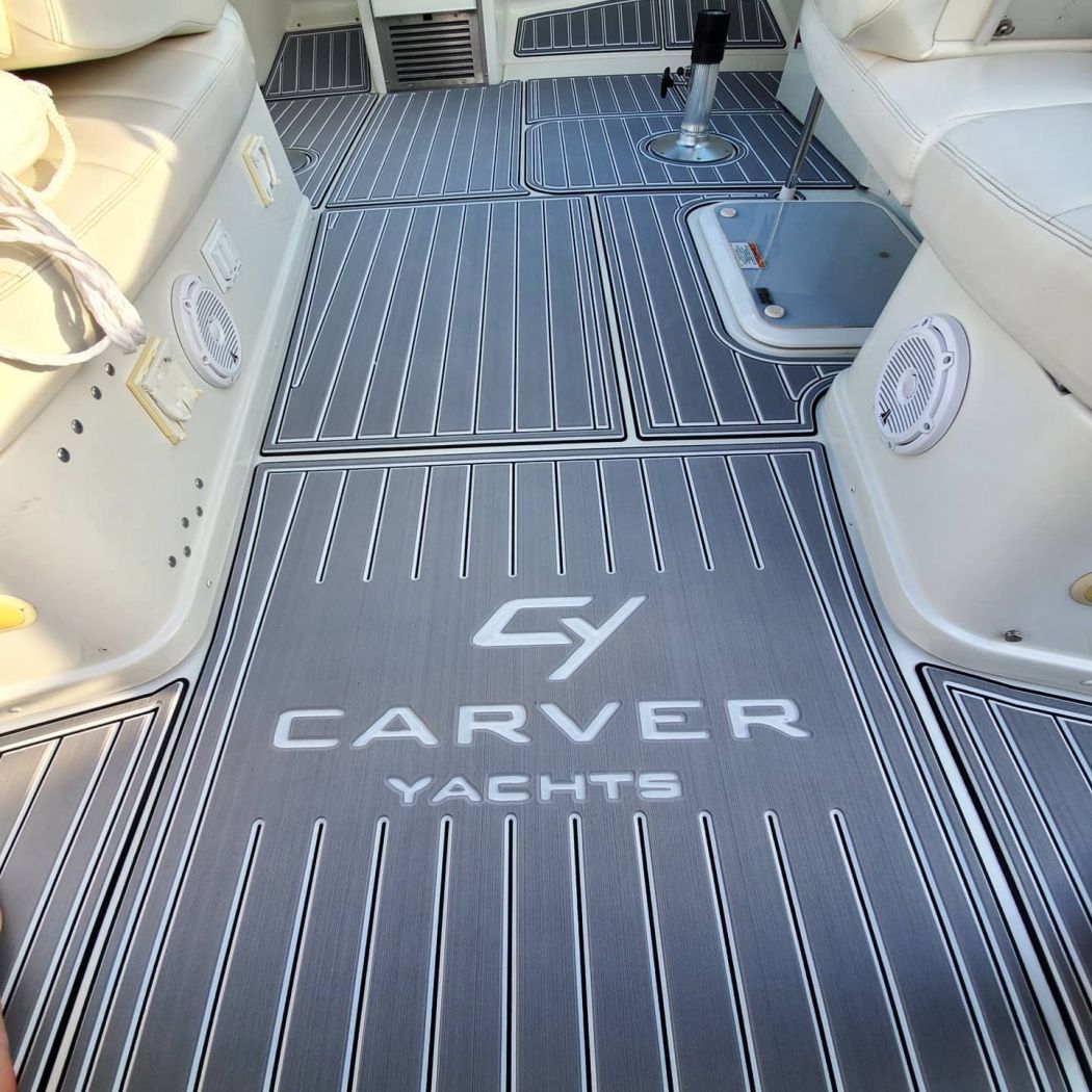 Carver 350 Mariner SeaDek Flooring