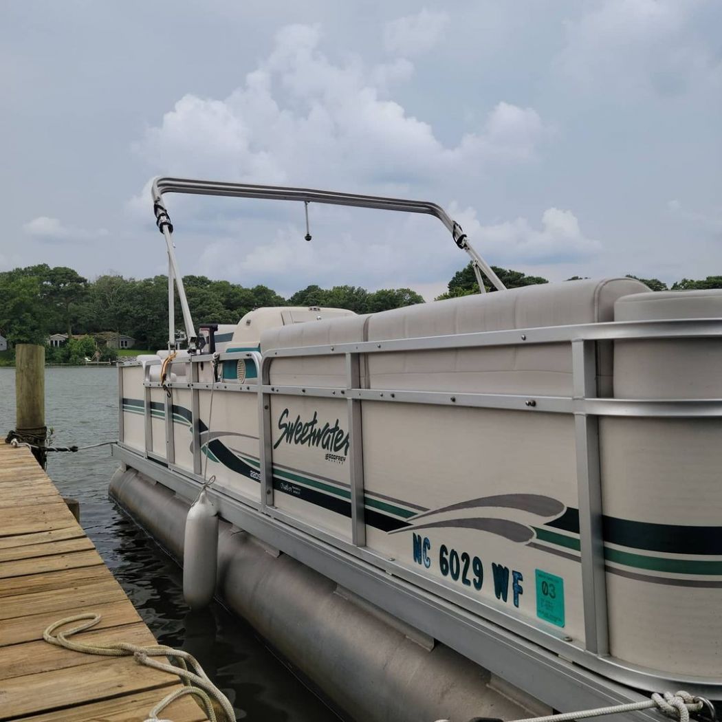 Pontoon Boat Detailing