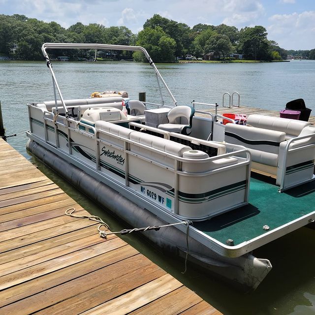 Pontoon Boat Detailing