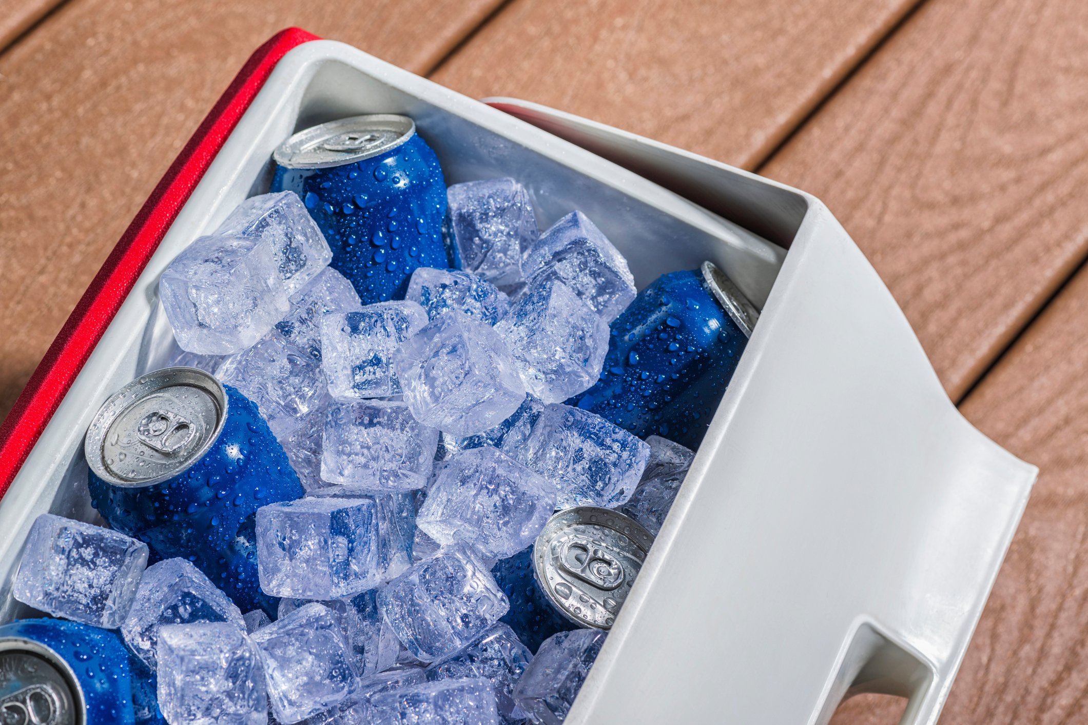 cooler of drinks on boat boating etiquette