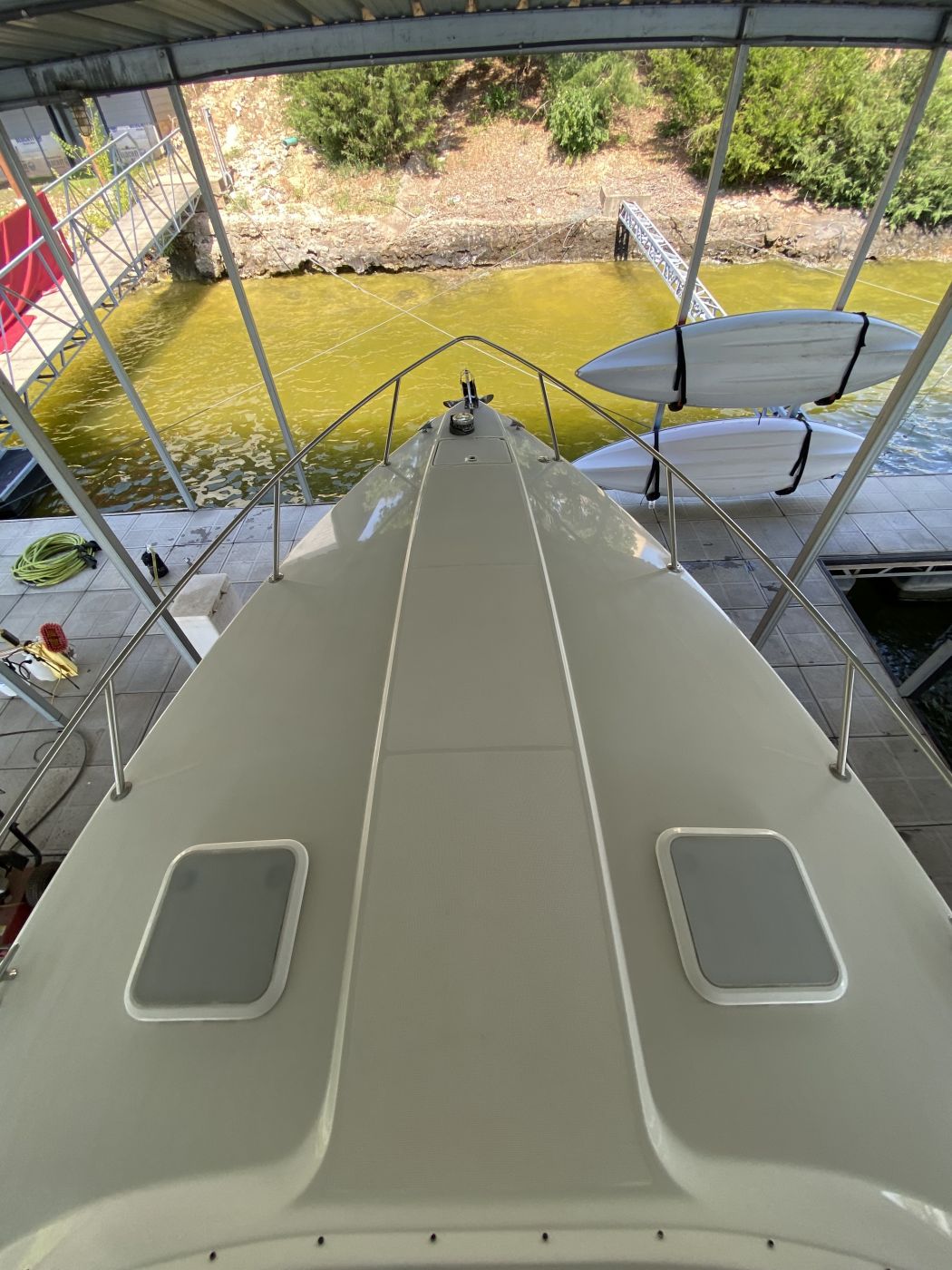 Formula 330SS Boat Detailing