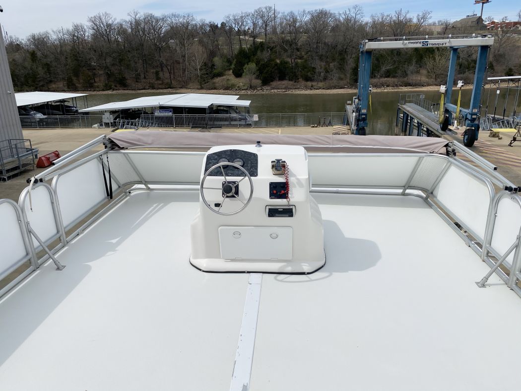 Playcraft Houseboat Cleaning