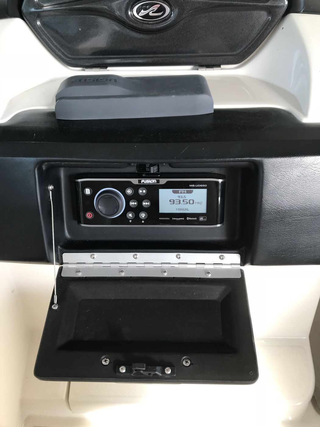 Wet Sounds System Sea Ray SLX